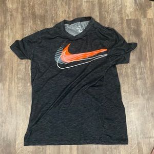Nike shirt size medium
